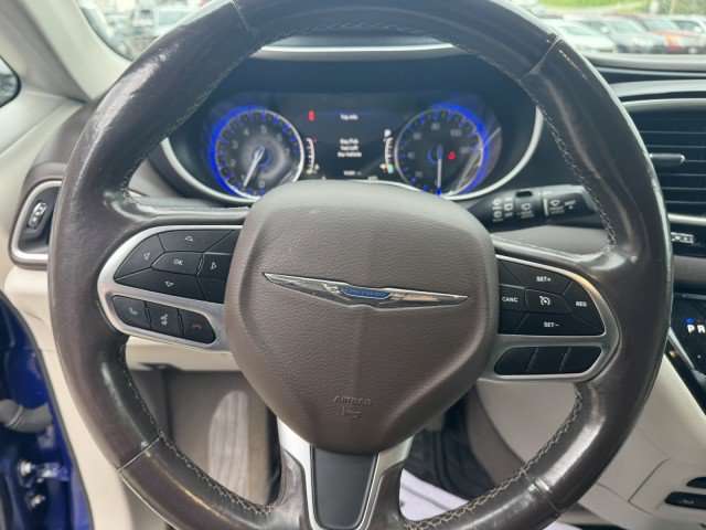 Used 2020 Chrysler Pacifica Touring-L Plus FWD image 15