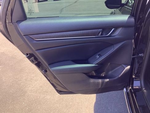 Used 2018 Honda Accord EX-L image 25