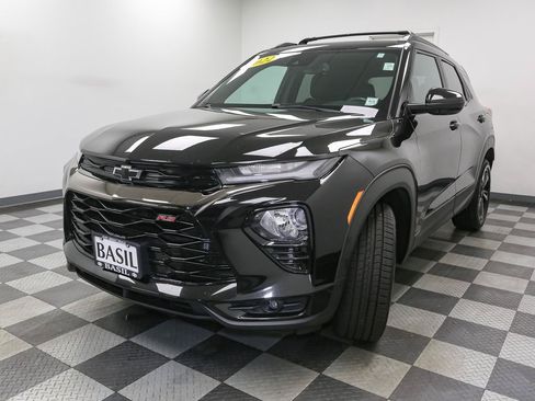 Used 2022 Chevrolet TrailBlazer RS w/ Technology Package AWD/4WD image 4
