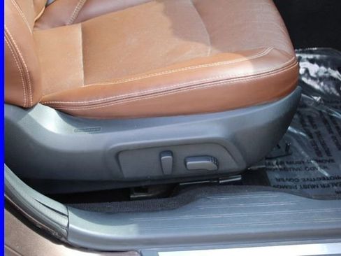 Used 2019 Subaru Outback 3.6R Touring AWD/4WD image 18