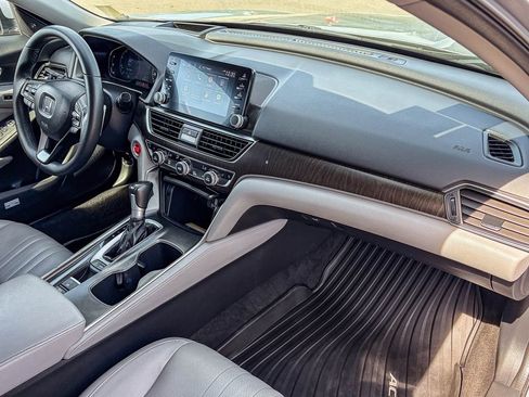Used 2018 Honda Accord Touring image 37