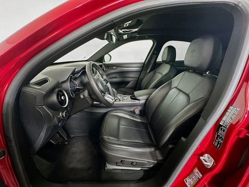 Used 2023 Alfa Romeo Stelvio Ti image 13
