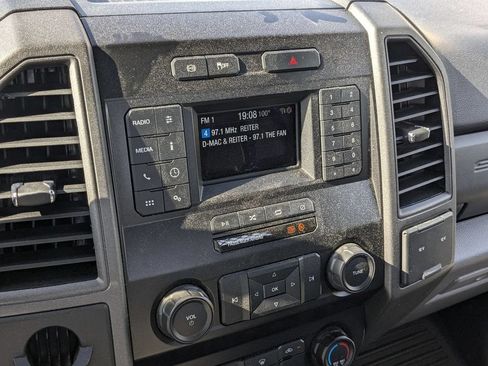 Used 2020 Ford F550 2WD Regular Cab Super Duty image 16