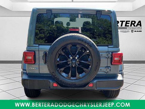 Used 2024 Jeep Wrangler Unlimited Sahara AWD/4WD image 5