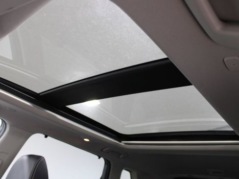 Used 2023 Nissan Rogue SL w/ SL Premium Package image 35