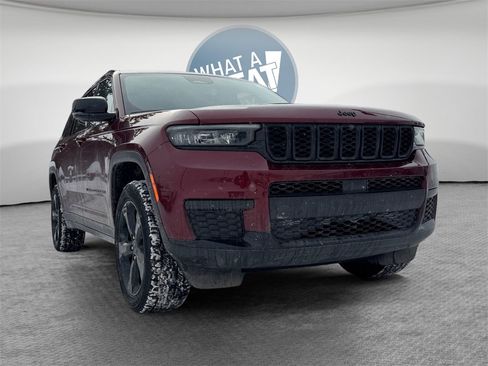 Certified 2022 Jeep Grand Cherokee L Altitude image 2
