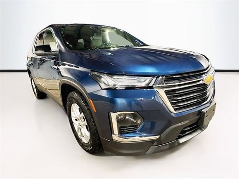 Used 2022 Chevrolet Traverse LS image 1