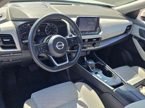 Used 2023 Nissan Rogue SV FWD image 21
