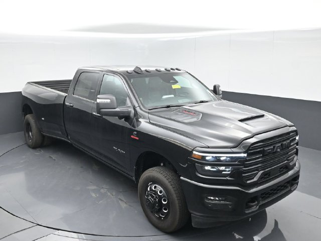New 2026 RAM 3500 Laramie AWD/4WD image 37