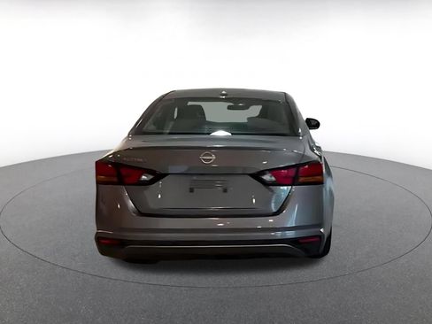 Used 2025 Nissan Altima 2.5 SV FWD image 9