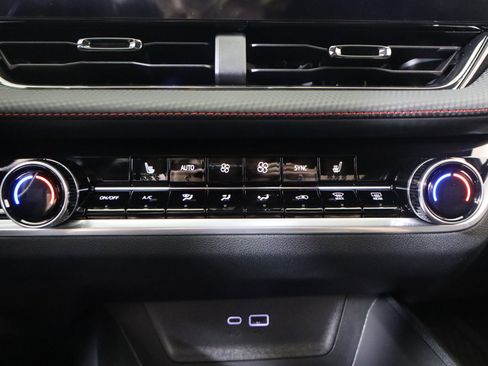 New 2026 Chevrolet Equinox RS w/ LPO, Floor Liner Package image 27