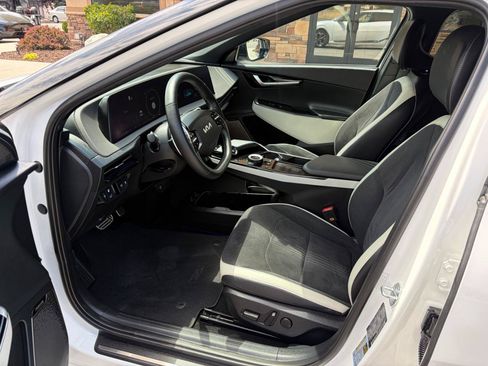 Used 2023 Kia EV6 GT-Line w/ GT-Line Suede Seat Package AWD/4WD image 4