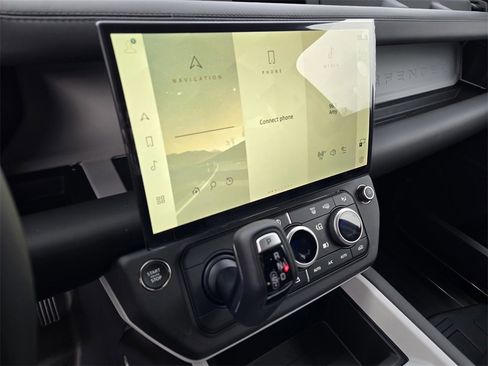 New 2026 Land Rover Defender 110 X-Dynamic SE image 13