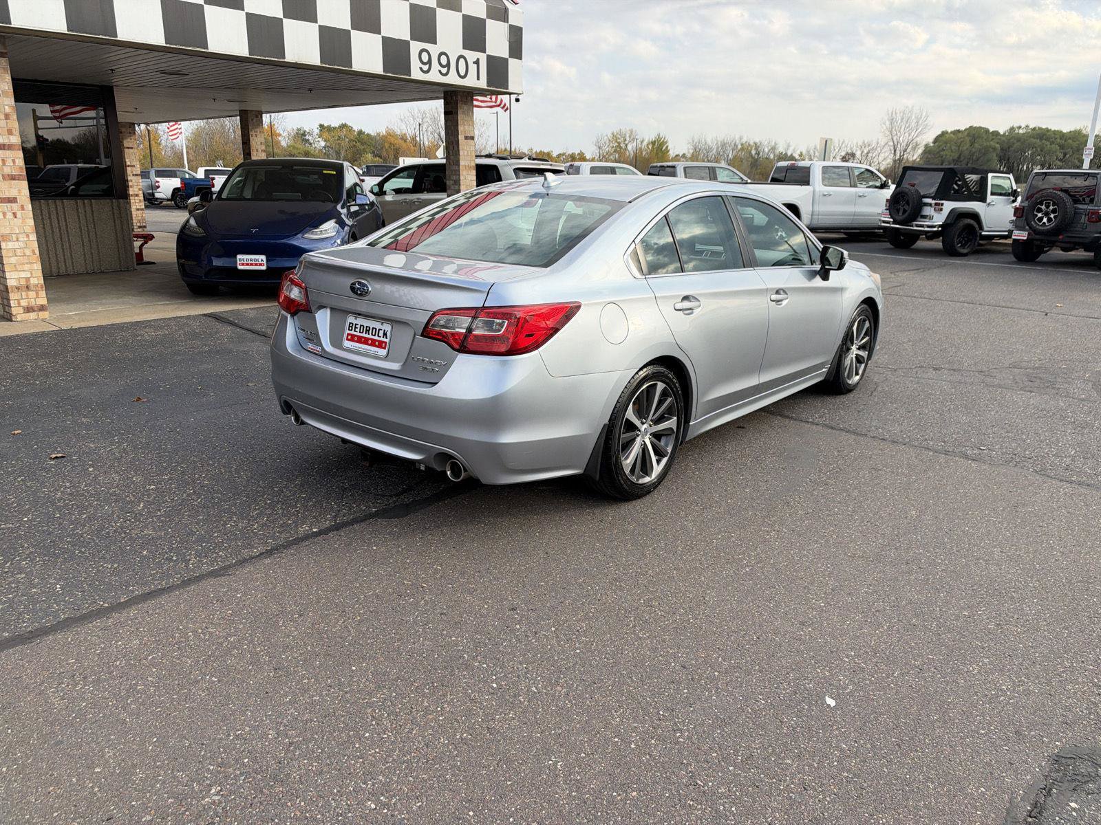 Used 2017 Subaru Legacy 3.6R Limited AWD/4WD image 7