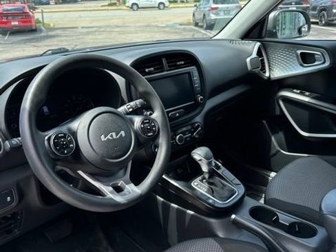 Used 2022 Kia Soul LX FWD image 18