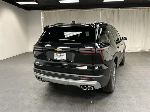 New 2026 Chevrolet Traverse LT w/ LPO, Floor Liner Package FWD image 5