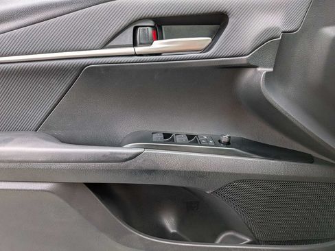 Used 2025 Toyota Camry SE FWD image 33