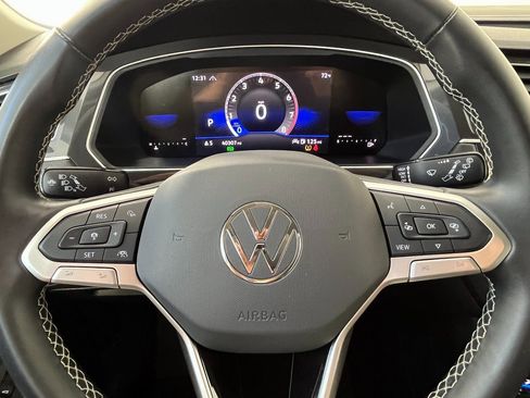 Used 2024 Volkswagen Tiguan SE image 12