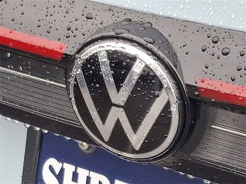 New 2026 Volkswagen Taos SE image 12