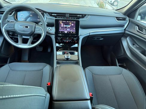 New 2025 Jeep Grand Cherokee Laredo X w/ Luxury Tech Group I image 10