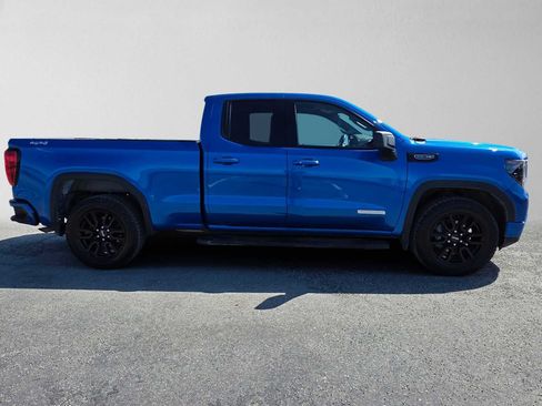 Used 2022 GMC Sierra 1500 Elevation w/ LPO, Elevation Black Package AWD/4WD image 2