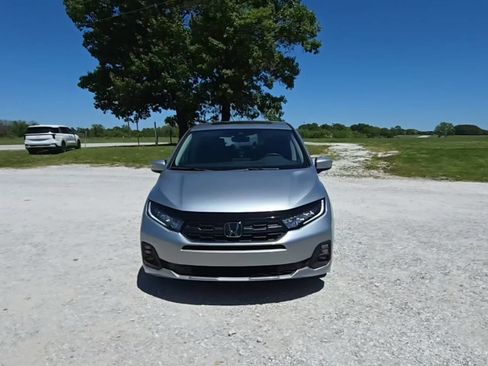 Used 2025 Honda Odyssey EX-L image 3
