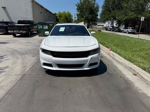 Used 2020 Dodge Charger SXT w/ Leather Interior Group RWD image 5