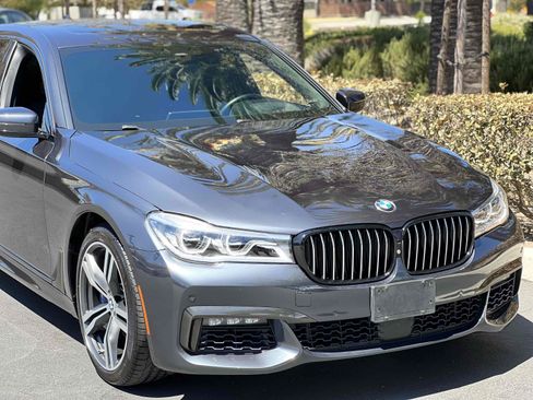 Used 2018 BMW 750i RWD image 59