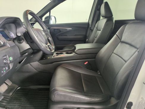 Certified 2024 Honda Passport EX-L image 10