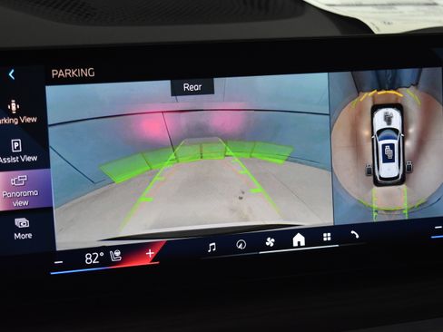 New 2026 BMW X5 xDrive40i w/ Executive Package image 11