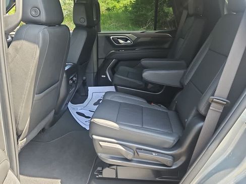 Used 2024 Chevrolet Tahoe Z71 w/ Luxury Package AWD/4WD image 20