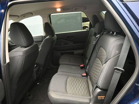 Used 2025 Nissan Pathfinder SV FWD image 30
