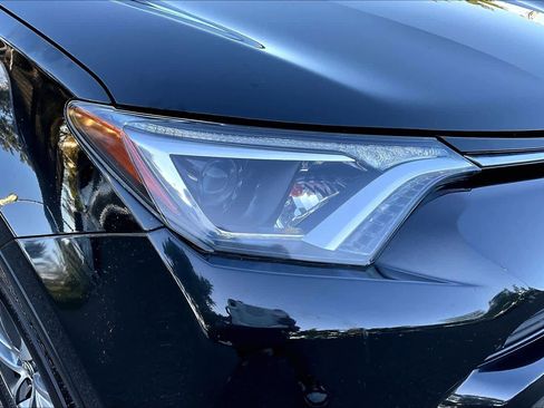 Used 2018 Toyota RAV4 XLE w/ Convenience Package AWD/4WD image 27
