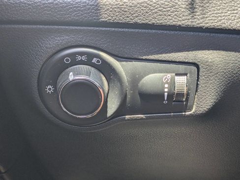 Used 2018 Jeep Compass Sport image 35