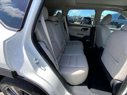 Used 2023 Nissan Rogue SL FWD image 19