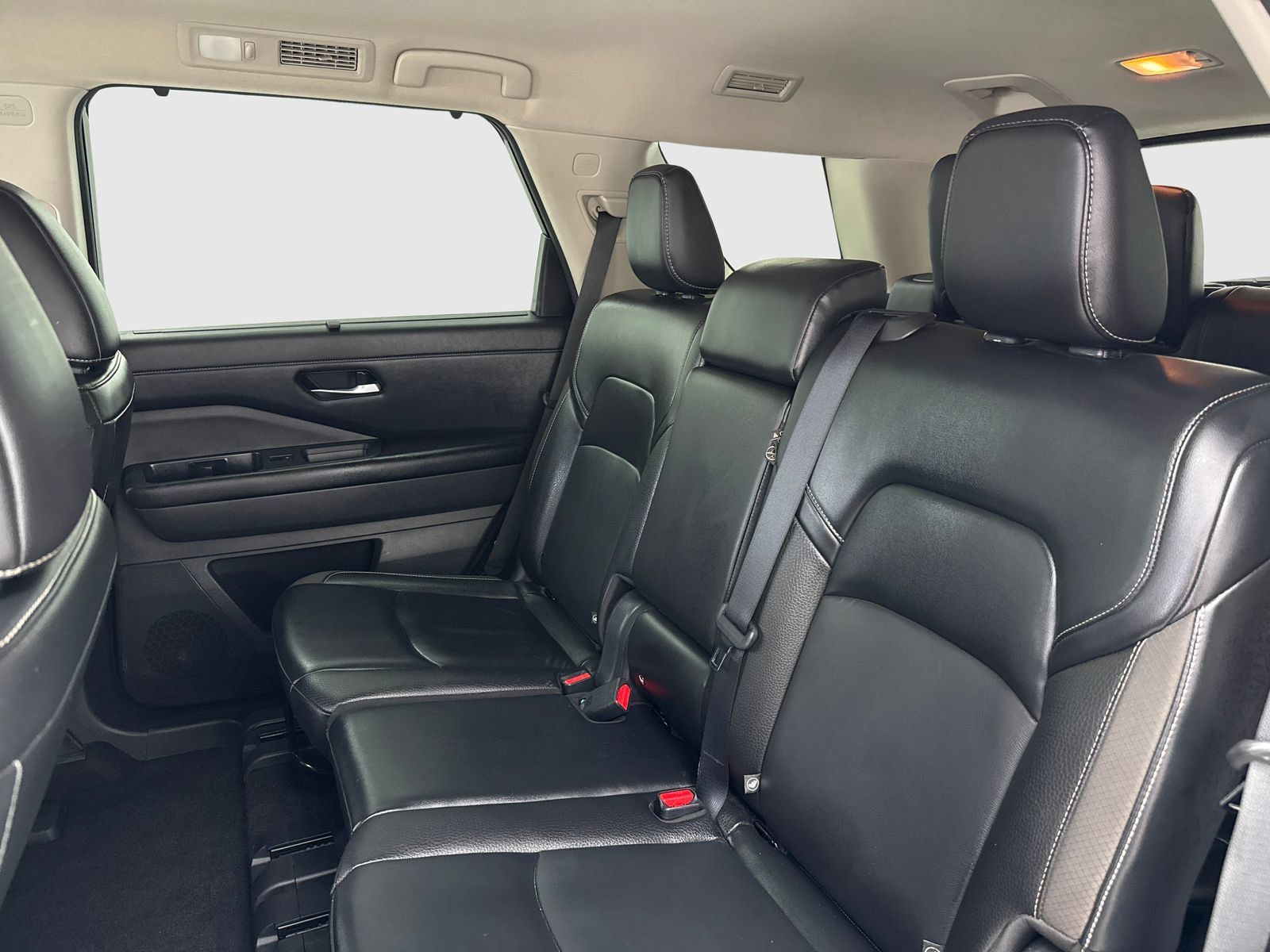 Used 2023 Nissan Pathfinder SL FWD image 36