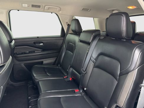 Used 2023 Nissan Pathfinder SL FWD image 36