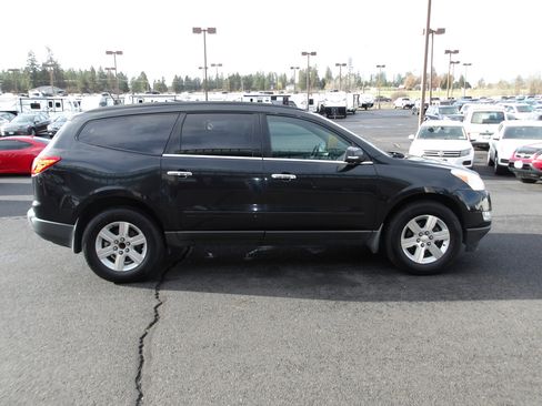 Used 2011 Chevrolet Traverse LT w/ Personal Connectivity Package image 6