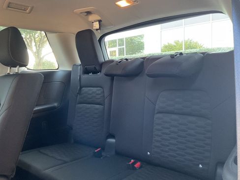 Used 2025 Nissan Pathfinder SV FWD image 12