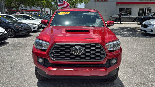 Used 2022 Toyota Tacoma TRD Sport w/ Technology Package RWD image 2