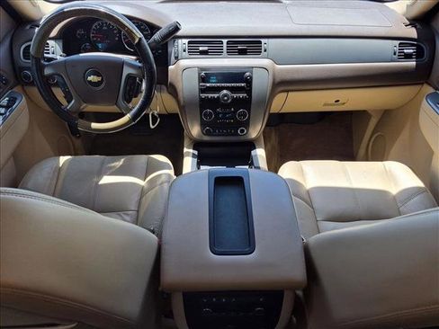 Used 2011 Chevrolet Tahoe LT w/ Luxury Package AWD/4WD image 20