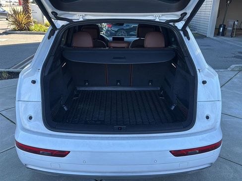 Used 2018 Audi Q5 2.0T Premium Plus w/ Premium Plus Package image 17