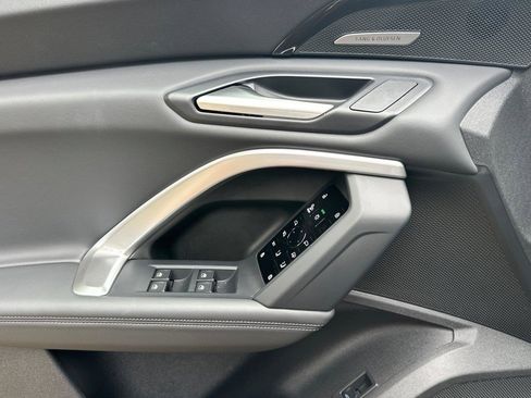 Certified 2025 Audi Q5 Premium Plus w/ Premium Plus image 11