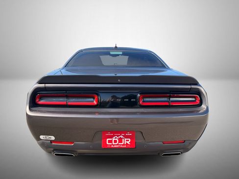 Used 2021 Dodge Challenger SXT w/ Driver Convenience Group RWD image 9