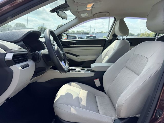 Used 2023 Nissan Altima 2.5 SV AWD/4WD image 16