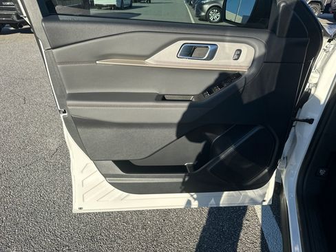 New 2025 Ford Explorer Active image 33