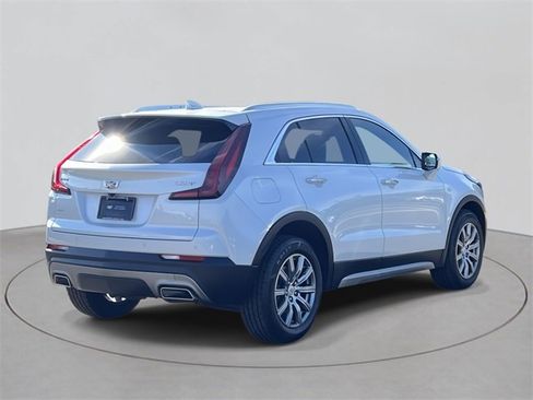 Certified 2022 Cadillac XT4 Premium Luxury w/ Enhanced Visibility Package image 5