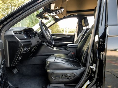 Used 2022 Jeep Grand Cherokee Overland image 45