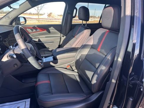 Used 2025 Chevrolet Traverse RS image 14