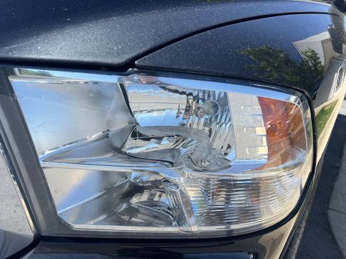 Used 2018 RAM 1500 SLT AWD/4WD image 2